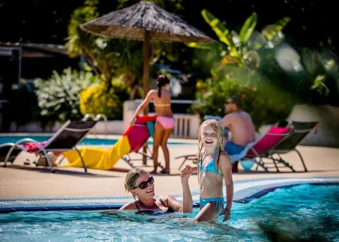 3 Etoiles - Parc Aquatique - Ccbfgdh Campingplads